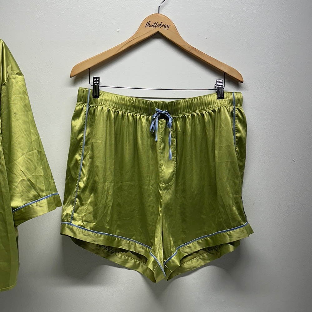 Parade Pajamas Set Satin Silky 2 Piece Loungewear Short Sleeve Shorts Green XL - Picture 3 of 8